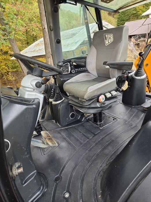 Buldoexcavator Jcb 3cx 2010