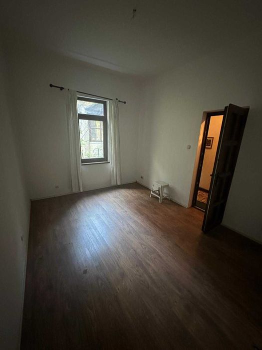 Camera renovata, ultracentral Sinaia,Bd. Carol I 61 - DIRECT PROPIETAR