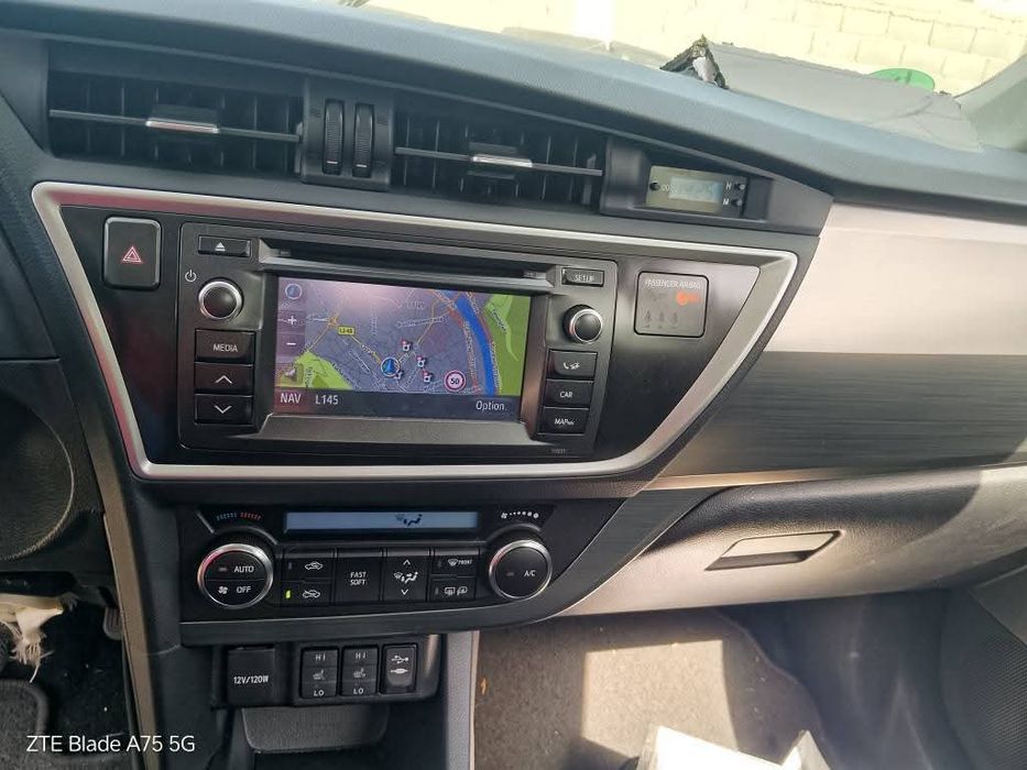 Аурис 2014 2.0 дизел на части