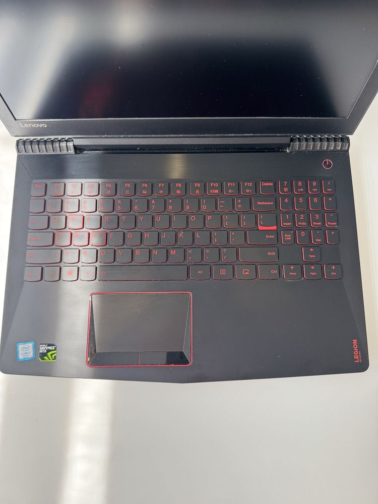 Lenovo Y520 геймърски лаптоп + Razer слушалки и механична клавиатура