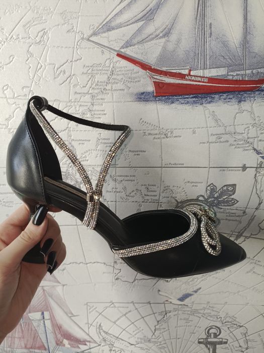 Продам женские туфли