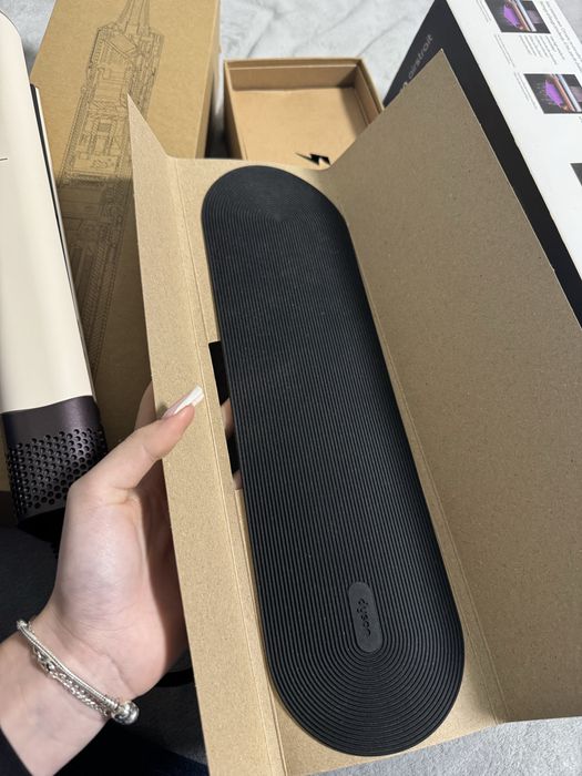 dyson airstrait , nou, stare excelenta ,fara defecte