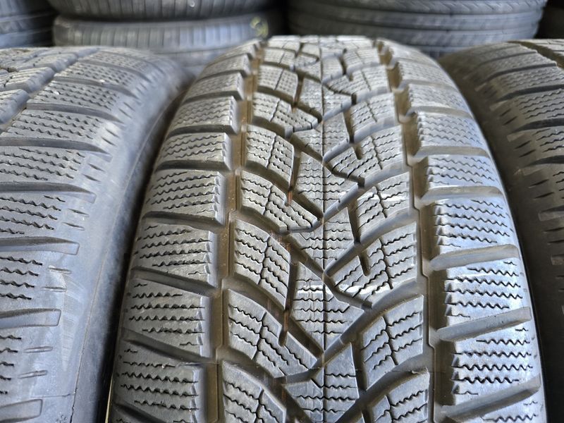 235/60/18 DUNLOP 4бр