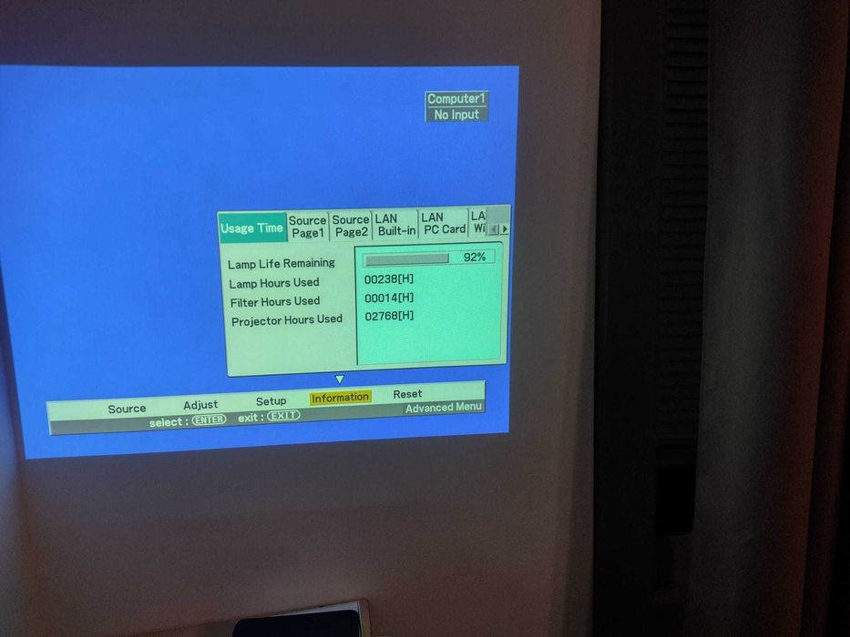 Videoproiector Nec LT 280, super avantajos, bonus suport tavan