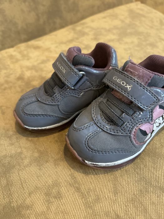 Светещи маратонки GEOX