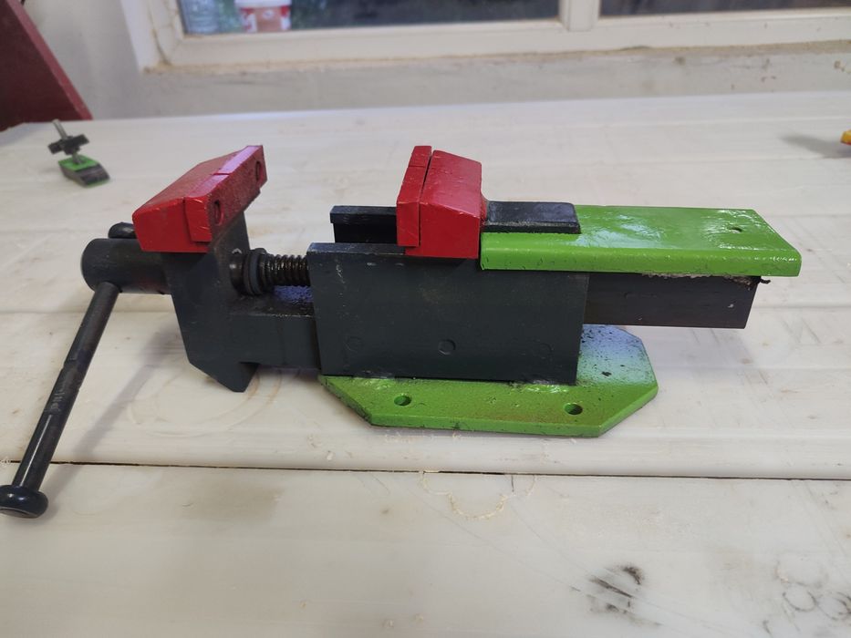 Menghină metal 95-130mm