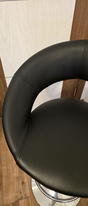 Scaun înalt, bar