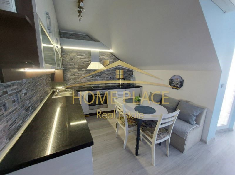 Дава се под наем Двустаен апартамент в Варна, Гръцка махала - 60 кв.м за 561 € - Снимка #1