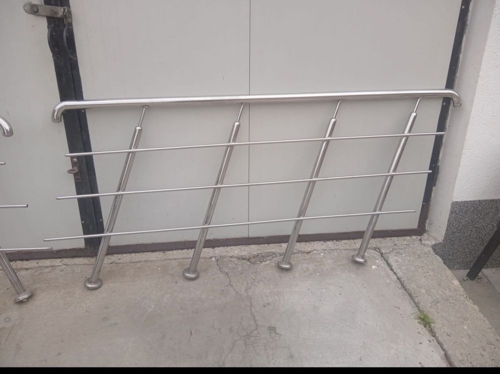 Vând balustradă din Inox aproape nouă