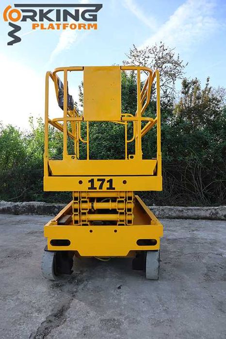 Nacelă  foarfecă  electrică  Haulotte Compact 10 de  închiriat/vanzare
