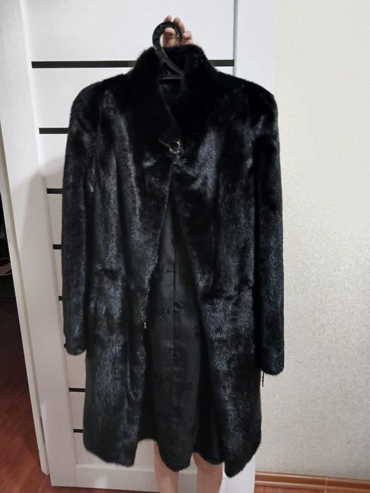 Продам норковую шубу