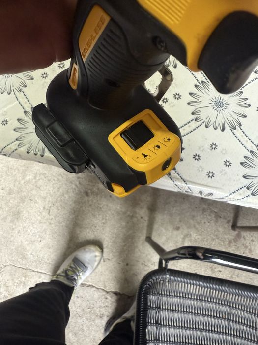 Акумулаторен винтоверт DEWALT DCD791NT