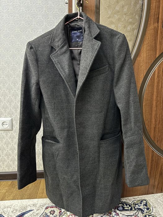 Gloria jeans palto sotiladi razmer XS 44-46