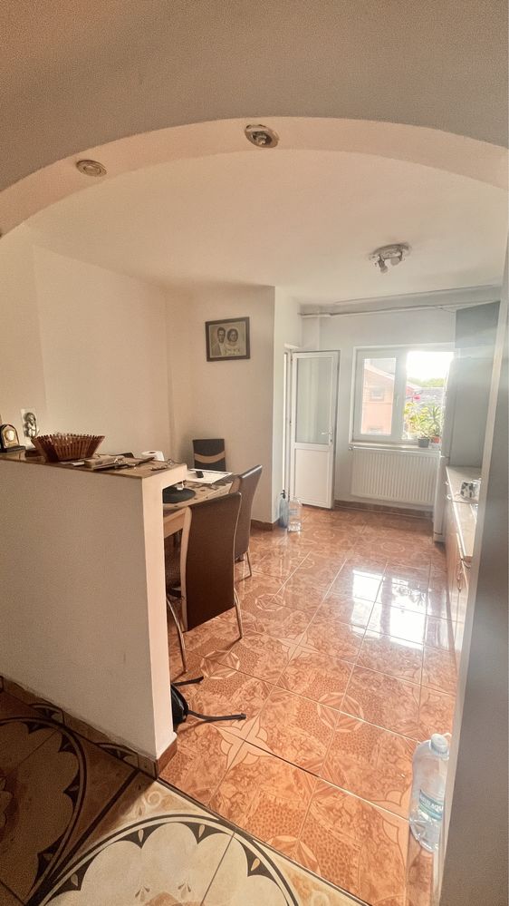 Vand apartament 3 camere