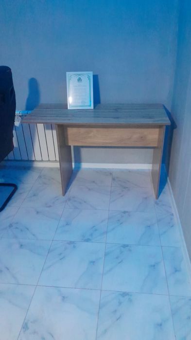 Стол.      Продам