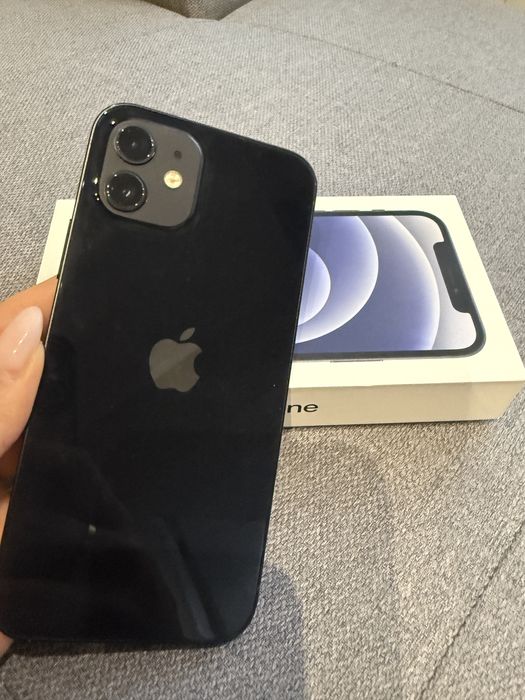 iPhone 12 64GB черен
