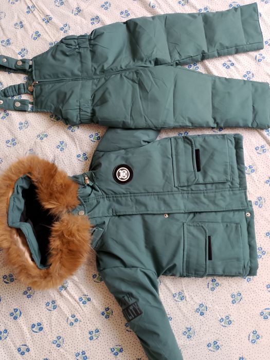 Продам детскую куртку