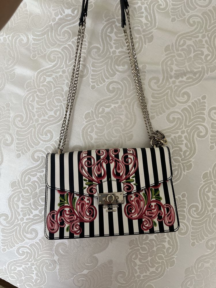 Сумка Guess