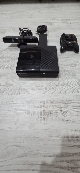 Xbox 360 cu Kinect