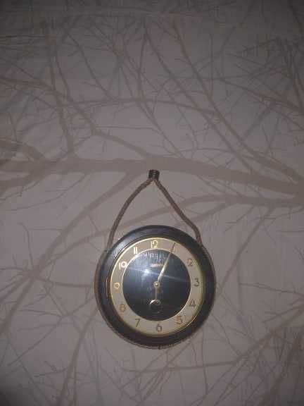 Ceas de perete mecanic     .