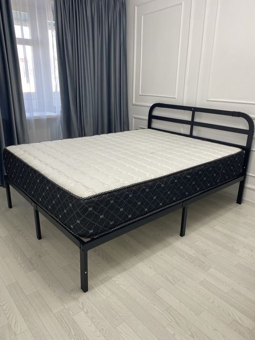 Кровать железная +матрас