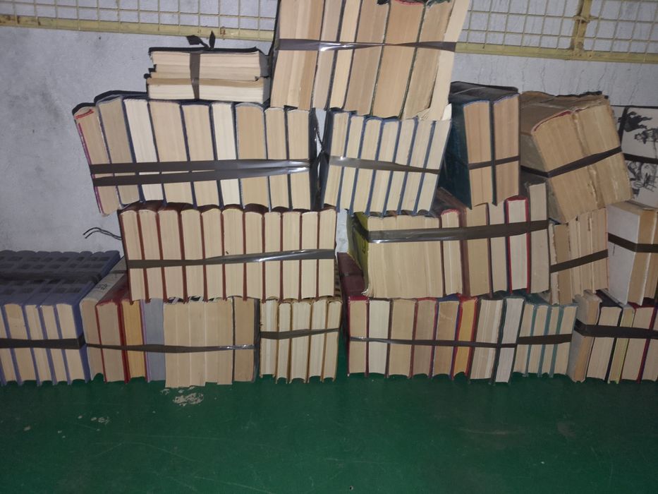 Книги в большом количестве