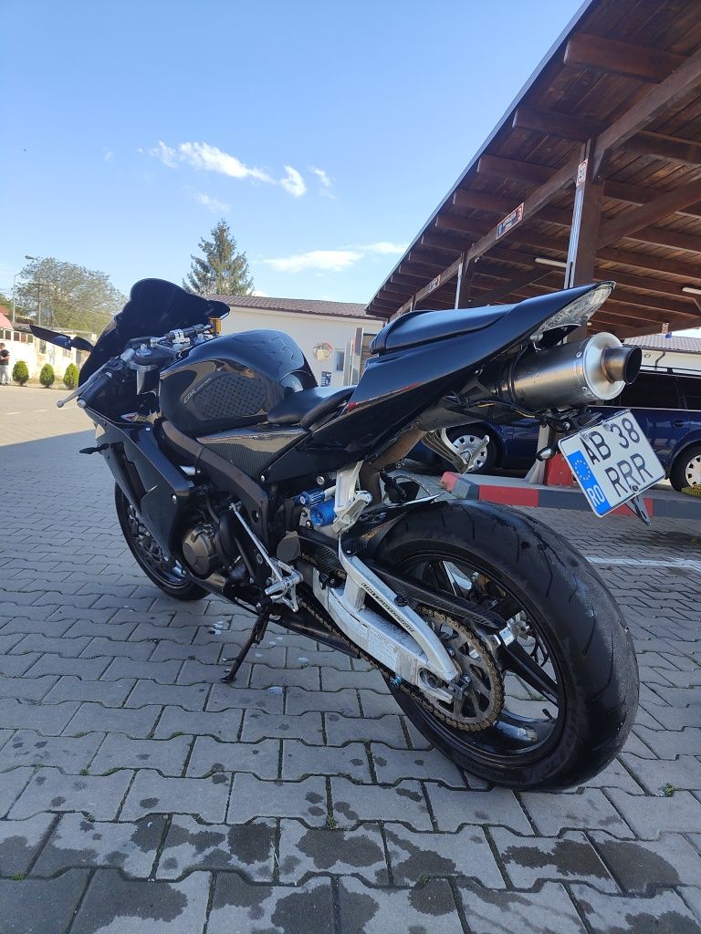 Honda CBR 600 RR PC37