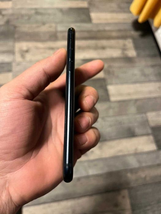 vand  iphone SE  2022  varianta 5 G