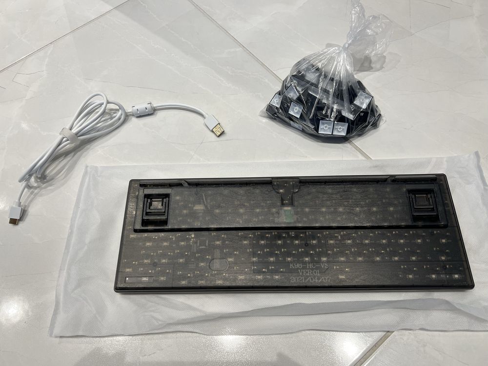 Механична клавиатура 980 DYI basis kit hot swappable, БЕЗ суичове