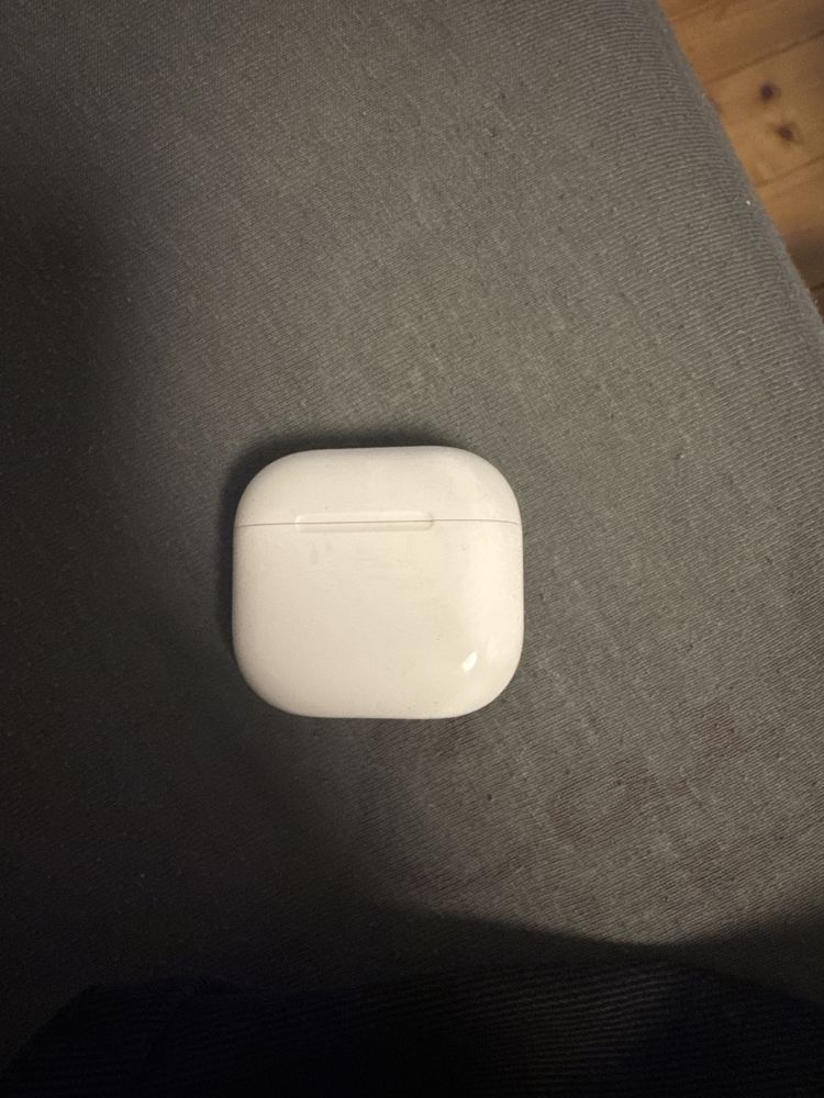 Airpods 4 with active noise cancelling