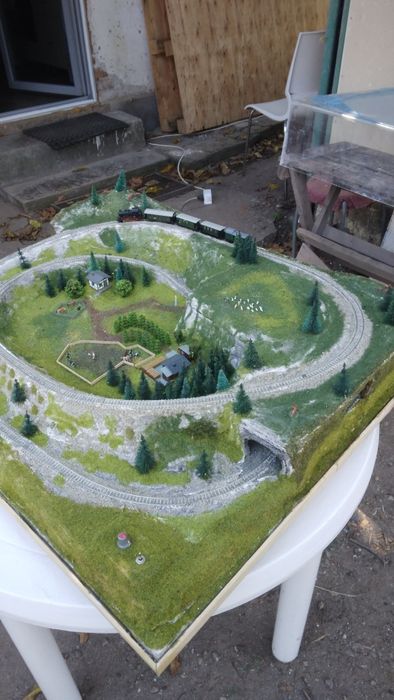 Diorama trenulet electric scara n