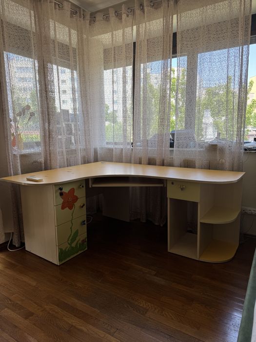 Birou de lemn copii pictat manual