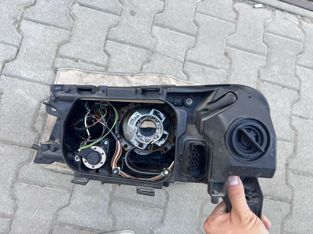 Фарове HELLA за Audi A6 4F