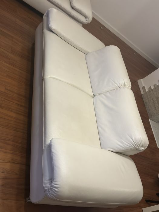 Canapea din piele naturala