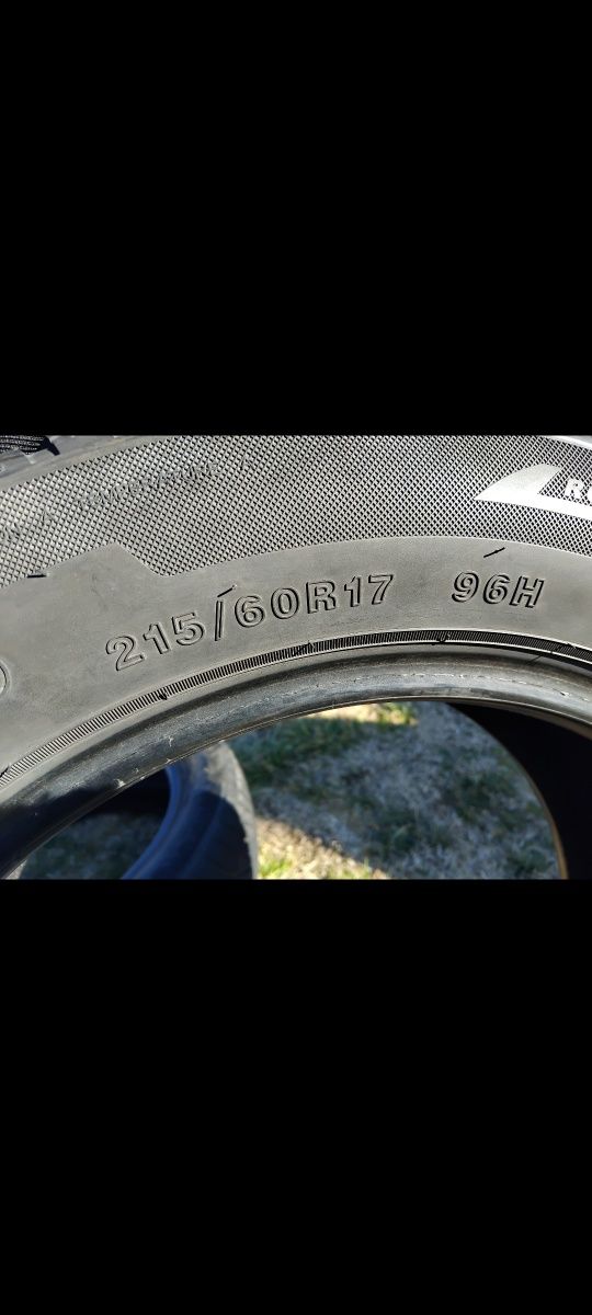 215 60 R17 Две Зимни гуми