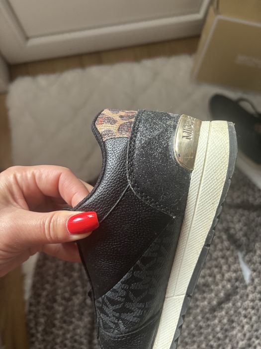 Маратонки Michael Kors 35 номер