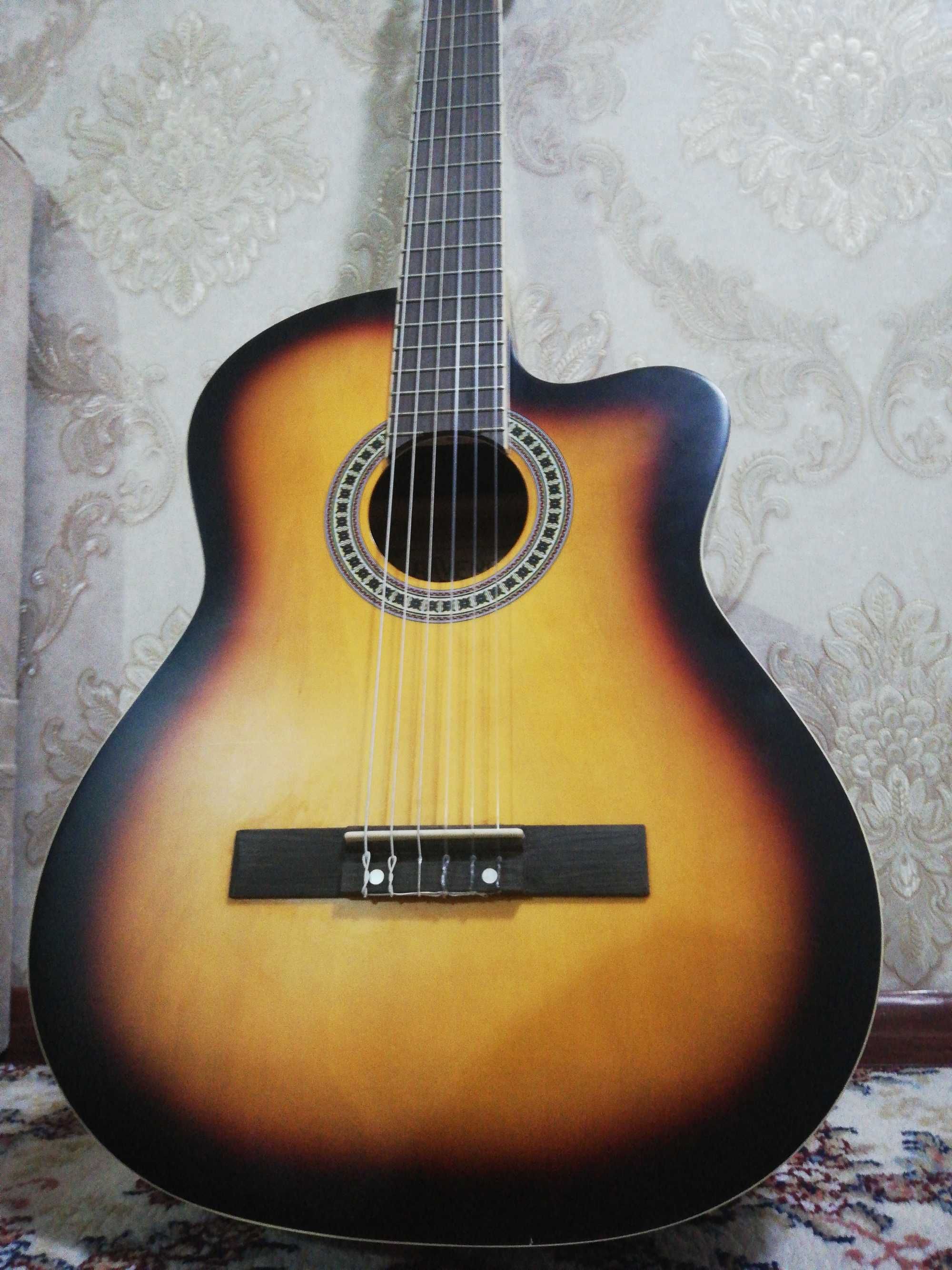 ravenni orginal gitara americano