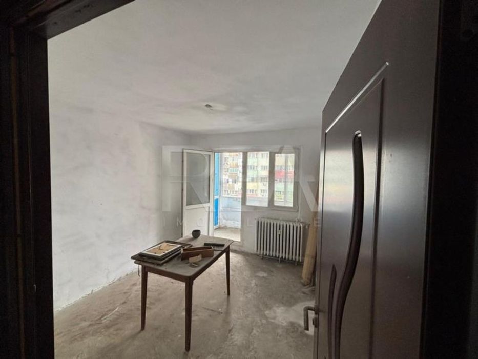 Apartament 4 camere decomandat