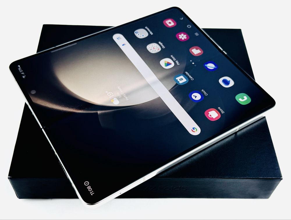 Samsung Galaxy Z Fold 5 5G 256GB 12RAM Begie Отличен! Гаранция!