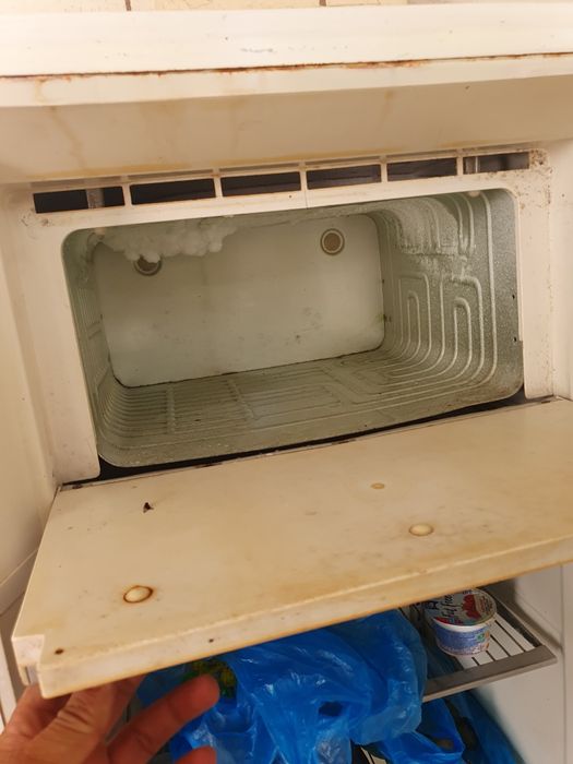 Холодильник сотилади холати зур