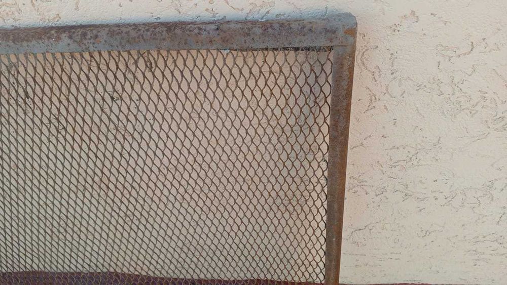 Сетка железная, в хорошем состоянии
