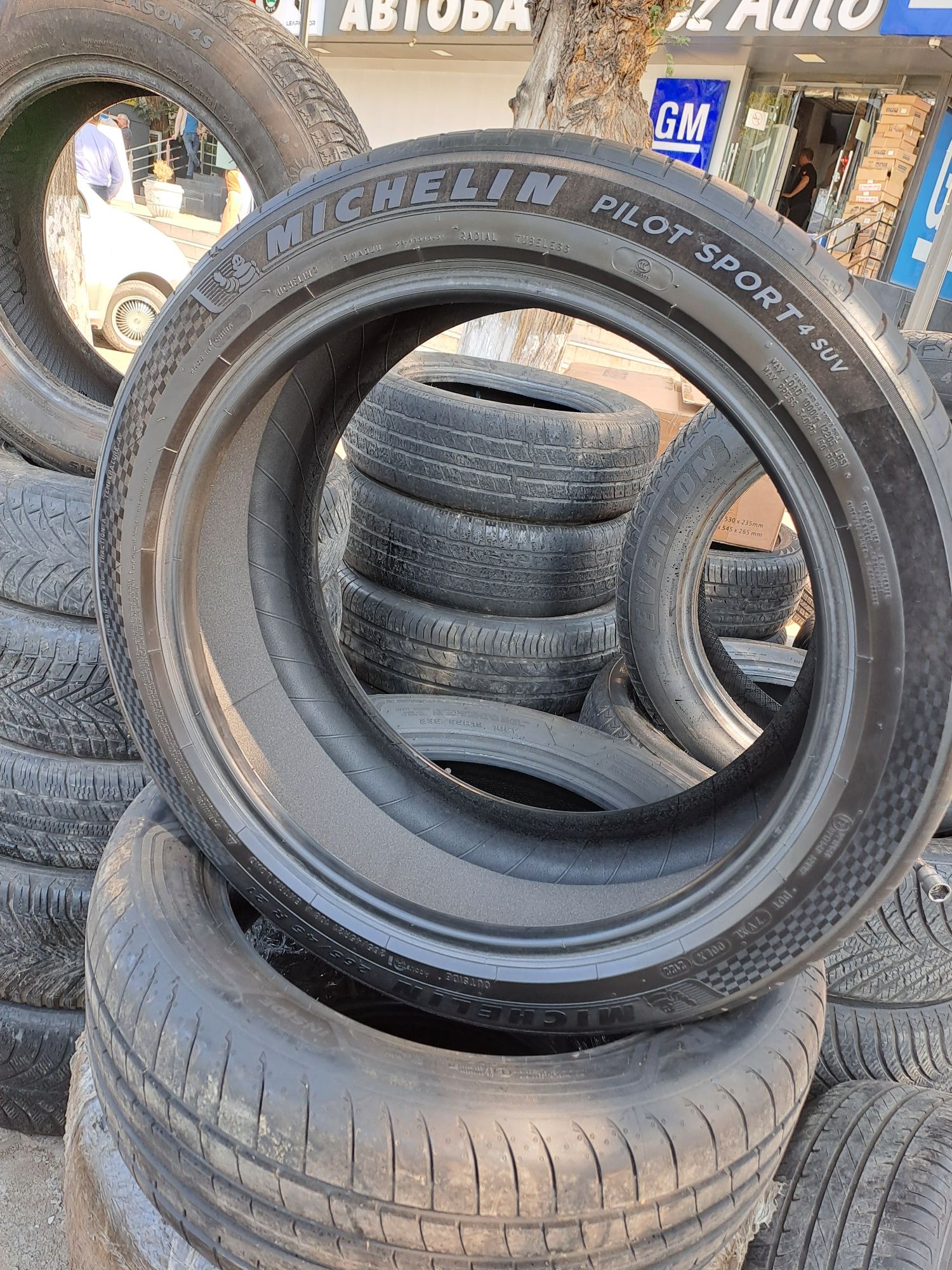 265/45R21 mechlen balon sotiladi