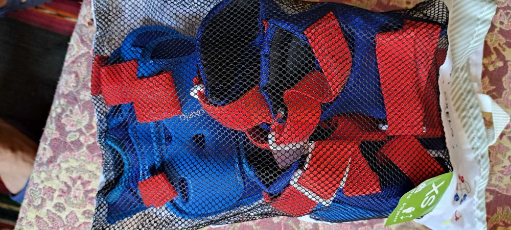 Детски комплект наколенки и подлакътници! употребяван 1 път