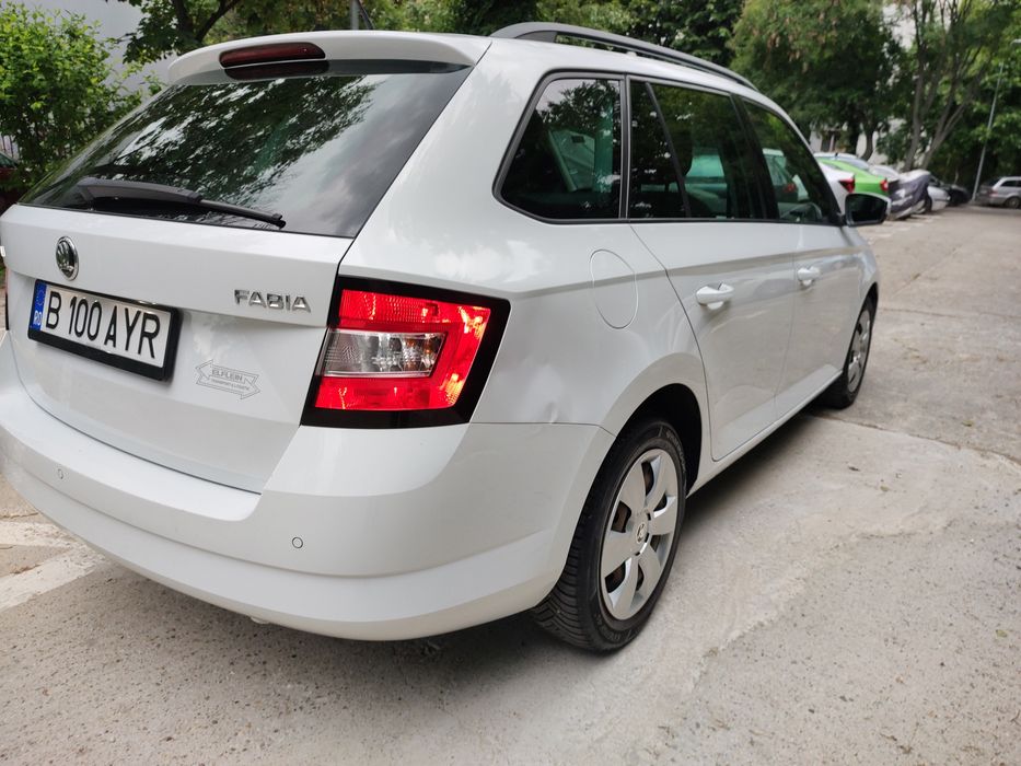 Vând Škoda Fabia Combi Ambition (2017), motor 1.4 TDI diesel, DSG