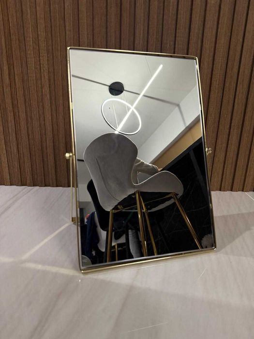 Oglinda de masa superba GOLD