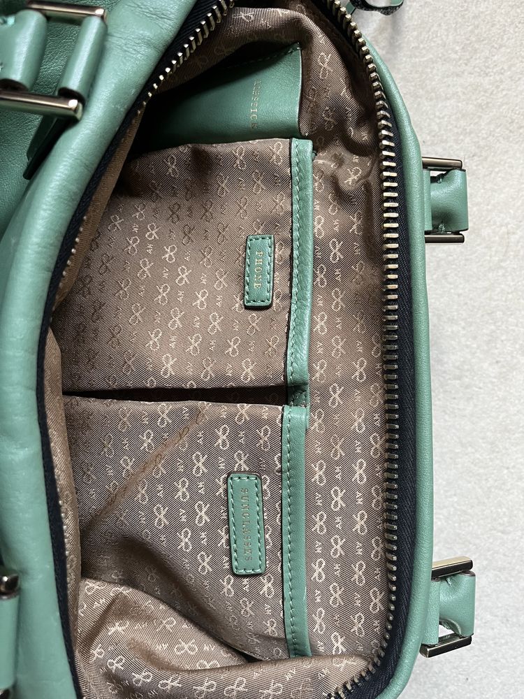 Дамска чанта ANYA HINDMARCH отестествена кожа.