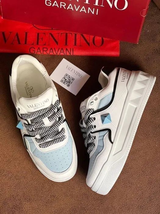 Adidasi Louis Vuitton (LV) - Calitate PREMIUM - marimi 41 si 42