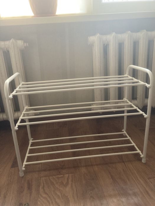 Металлическая полка для обуви