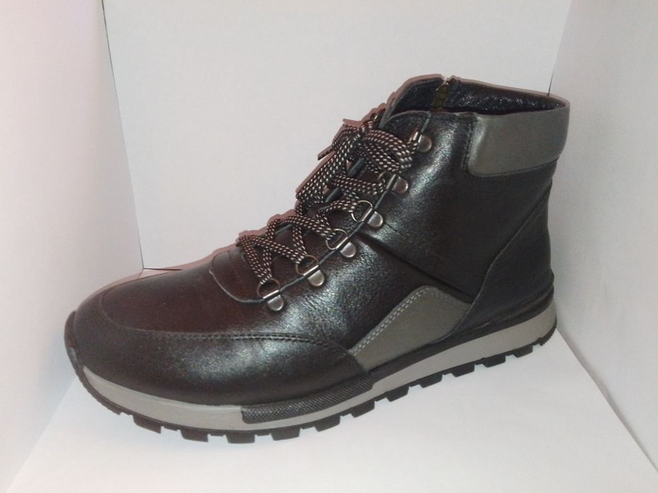 Чисто нови зимни обувки