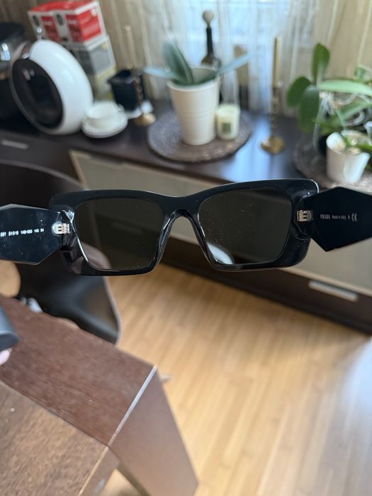 Слънчеви очила Prada